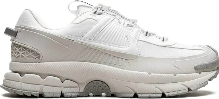 Zoom Vomero Roam sneakers