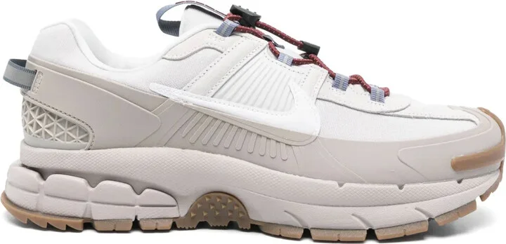 Zoom Vomero Roam sneakers