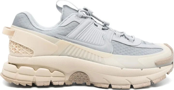 Zoom Vomero Roam sneakers