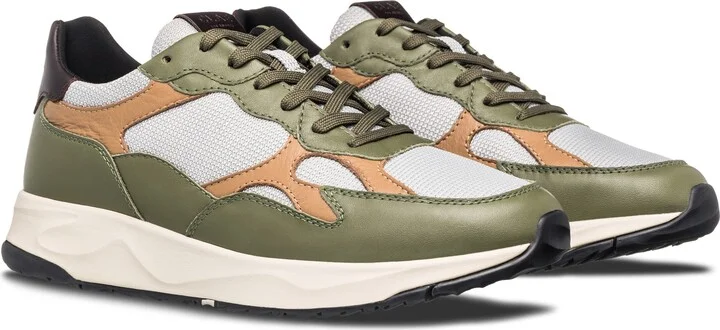 Zuma Sneaker